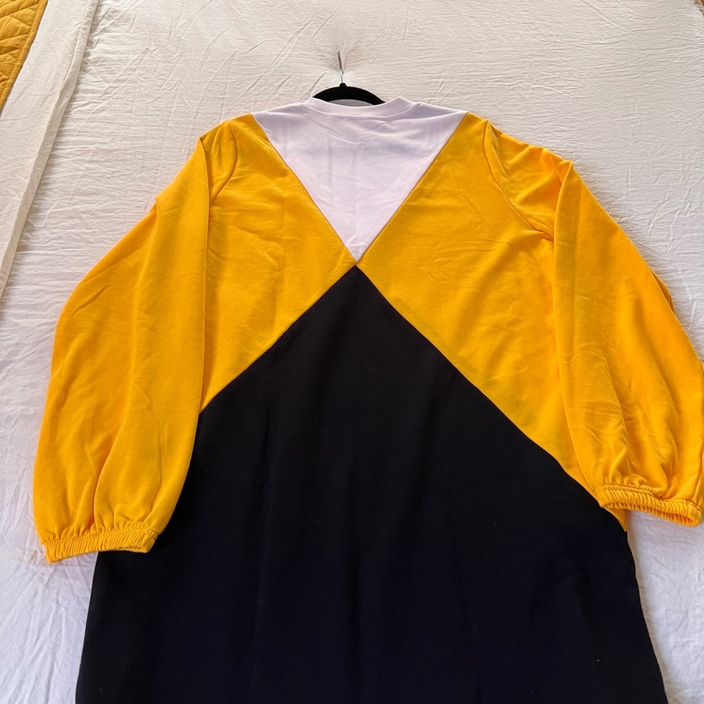 Dress - Picture 4 of 4